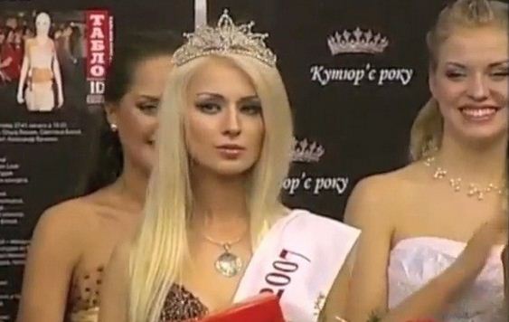 Conheça toda a história de Valeria Lukyanova, a 1ª Barbie humana